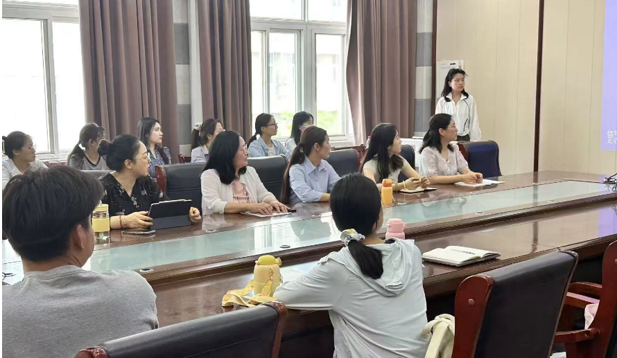 德信体育网址民族文化传承与教育团队举办“楷模雕塑课程铸魂” 学习研讨活动(图1)